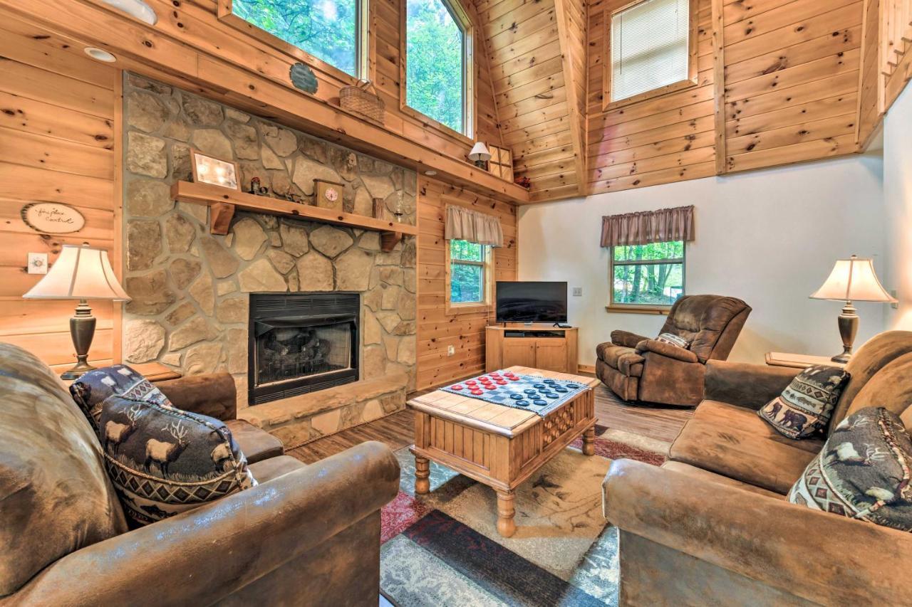 Quiet And Secluded Gatlinburg Cabin With Hot Tub! Villa Exterior foto